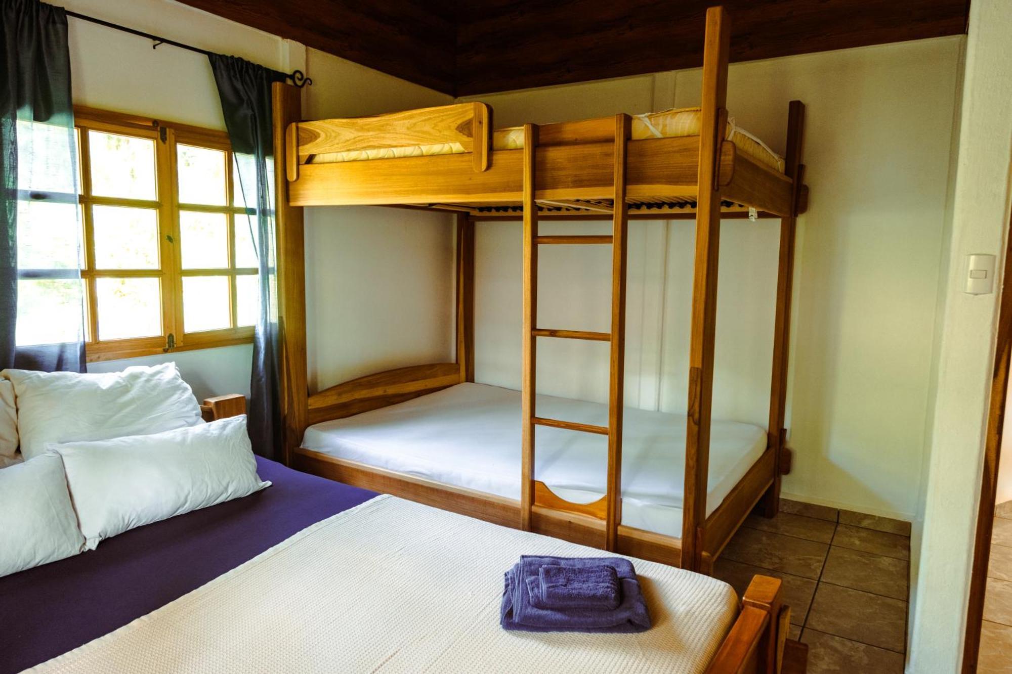Pura Vida Vegana Hotel Cahuita Exterior foto