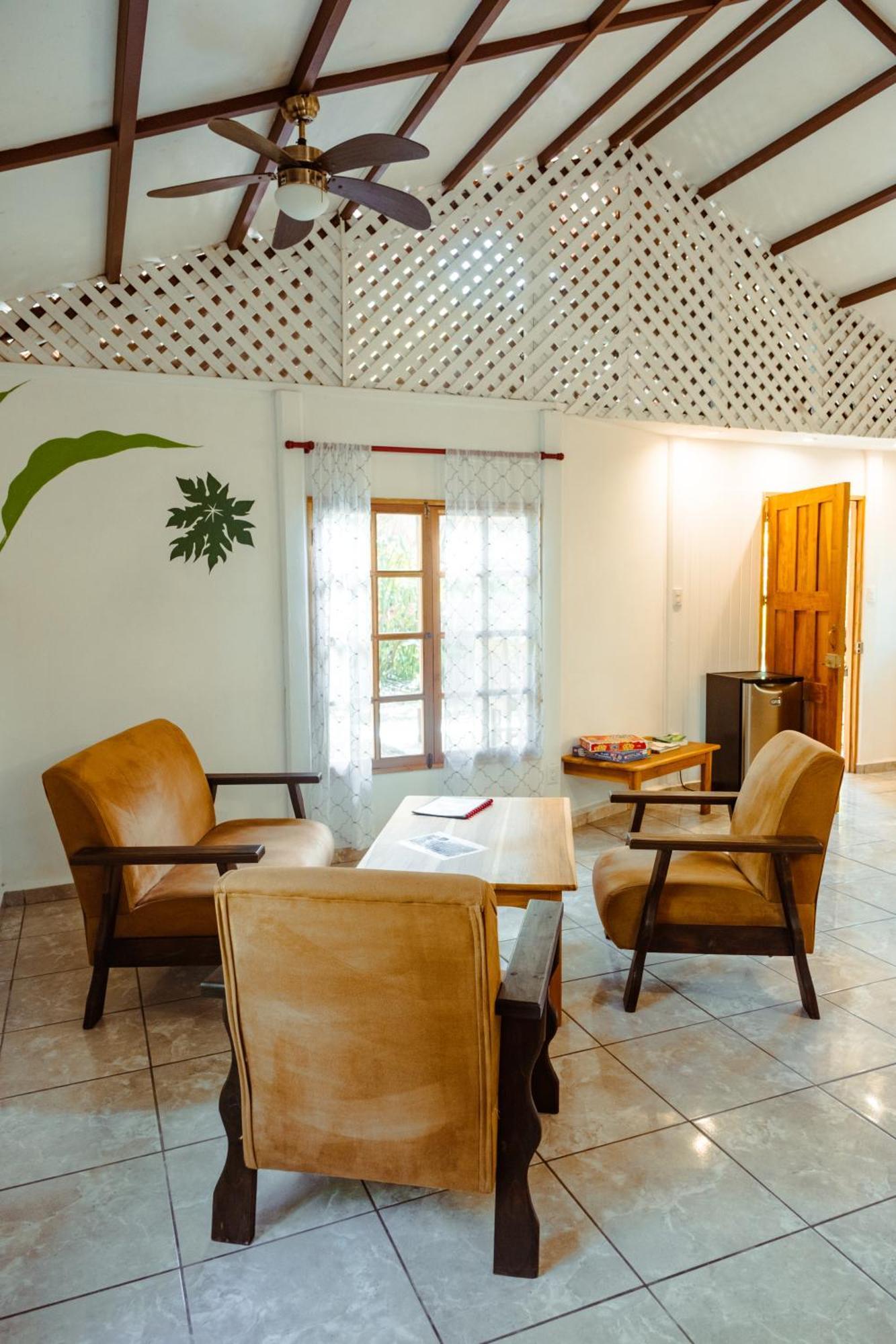Pura Vida Vegana Hotel Cahuita Exterior foto